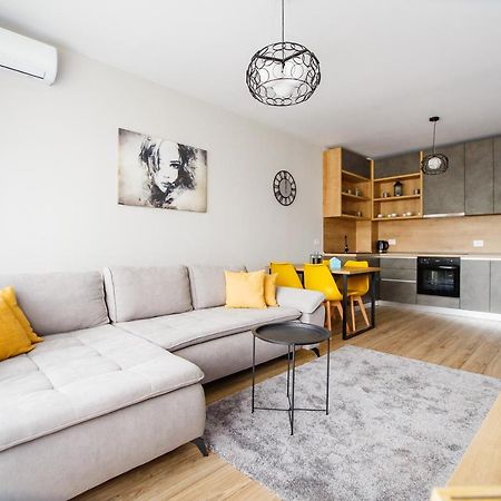 Gorgeous Home At Prima Universitatii Oradea Exterior foto